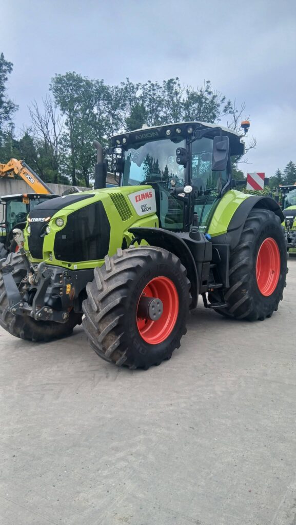 Claas Tractors: The Complete Guide to Buying, Selling and Advertising Used Claas