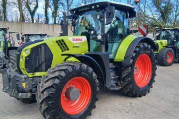 Featured Dealer: Hawkes Agri Sales – Claas Axion 870 from €135,000